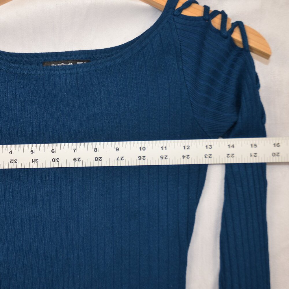PattyBoutik Sweater with Lacing Detail on Sleeves - Picture 4 of 5